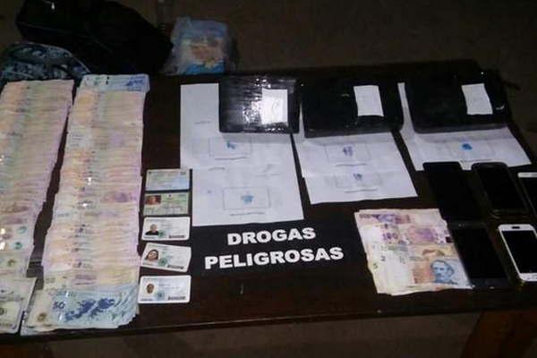 Saltentildeos transportaban 3 mil dosis  de cocaiacutena con destino a Santiago