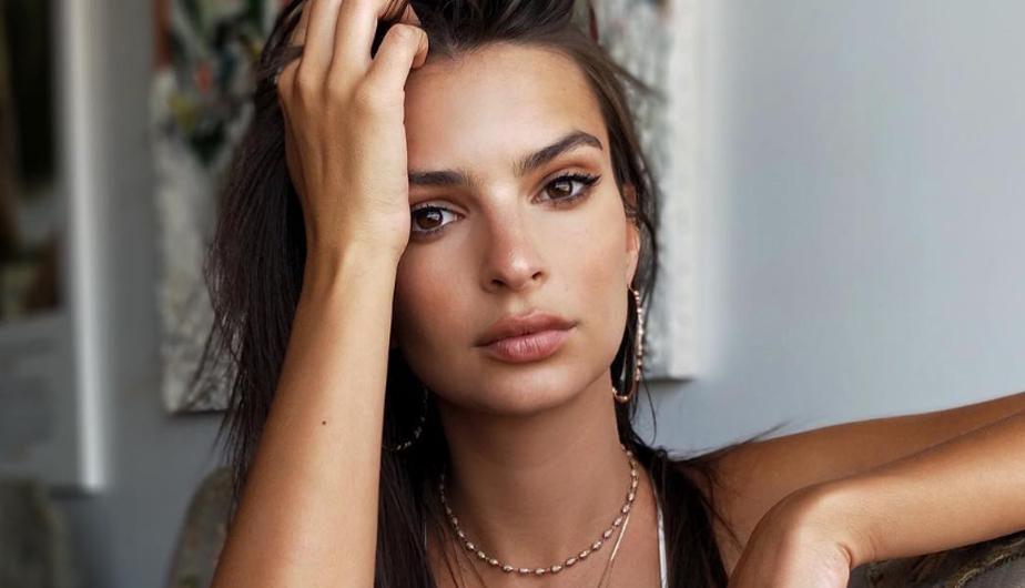 Los infartantes desnudos de Emily Ratajkowski en Instagram