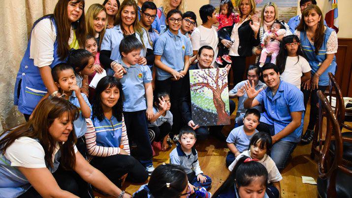 El gobernador Zamora recibioacute la visita de alumnos de ASAIM