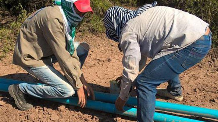 Tienden 4500 metros de cantildeeriacutea para llevar agua