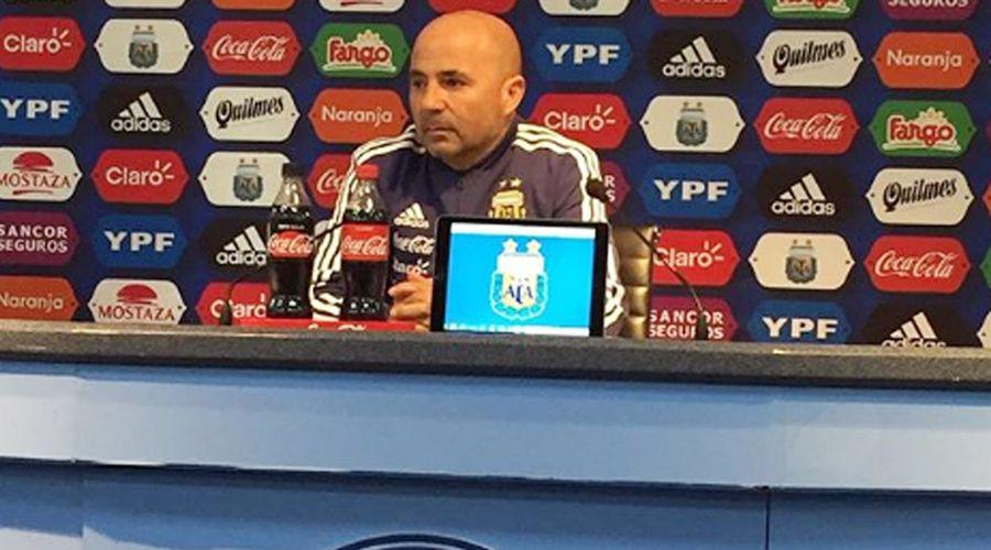 Jorge Sampaoli- El equipo es maacutes de Messi que miacuteo