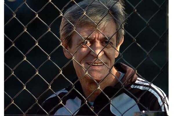 El Loco Reneacute Houseman no pudo con el partido maacutes difiacutecil