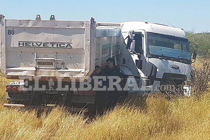El pesado transporte terminó en una zona montuosa