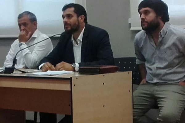 Previo al juicio Agustiacuten Paz viaja a Coacuterdoba por un tratamiento meacutedico