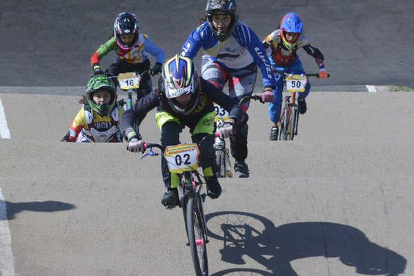 Santiago va en busca de podios en el Argentino de Bicicross en la provincia de Mendoza