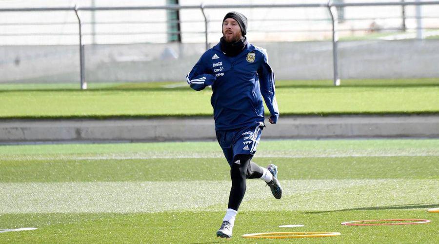 Messi sorprende y completa la praacutectica del domingo