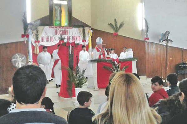 Semana Santa reflexiva con Mons Martiacutenez Ossola contra el aborto