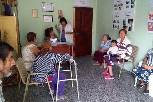 Una asociacioacuten ofrece atencioacuten meacutedica gratuita