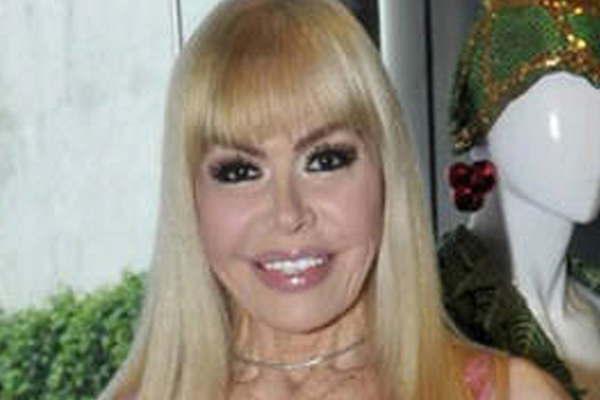 Adriana sacoacute a la luz su pasado con Sandro