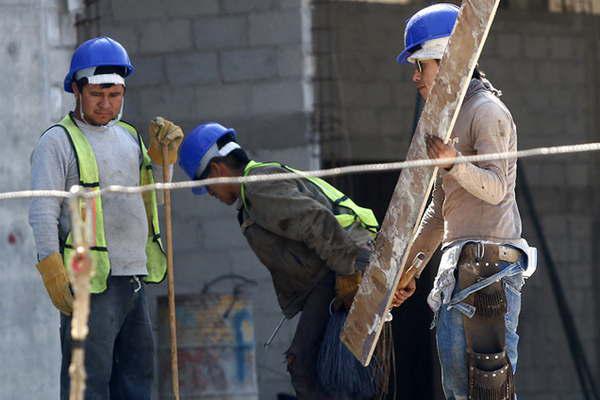 El empleo crecioacute 118-en-porciento- en el paiacutes y un 30-en-porciento- en Santiago