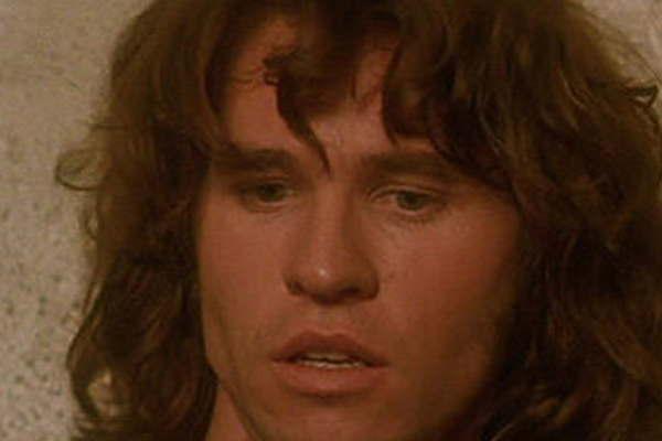 Val Kilmer se dejaraacute ver como Jim Morrison