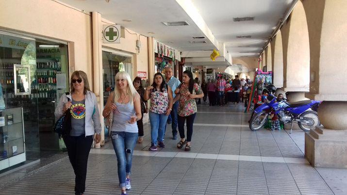 Miles de turistas disfrutan de los encantos de Las Termas