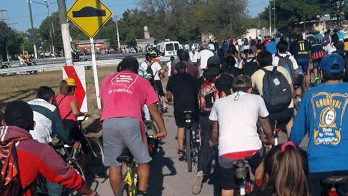 Imaacutegenes de la 34deg edicioacuten del Viacutea Crucis en bicicleta