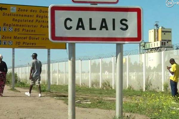 La Justicia francesa avaloacute la existencia de un muro contra los inmigrantes en Calais
