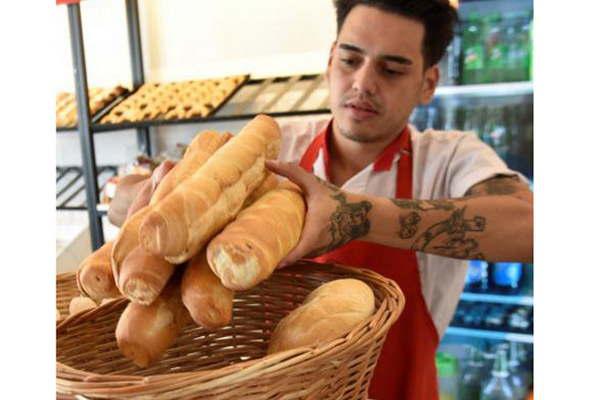 El precio del pan sube a 45 el kilogramo y una docena de facturas a casi 100