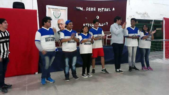 Obra Teatral Solidaria en Colonia Dora