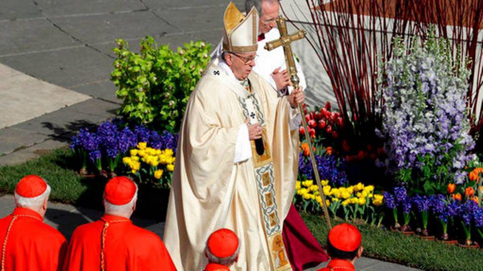 El Papa Francisco oficioacute la misa del Domingo de Pascua