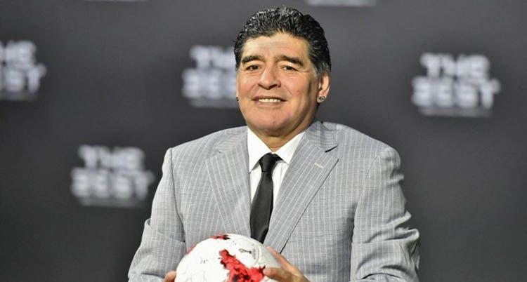 Maradona recordoacute a los caiacutedos en Malvinas y criticoacute a la dirigencia poliacutetica