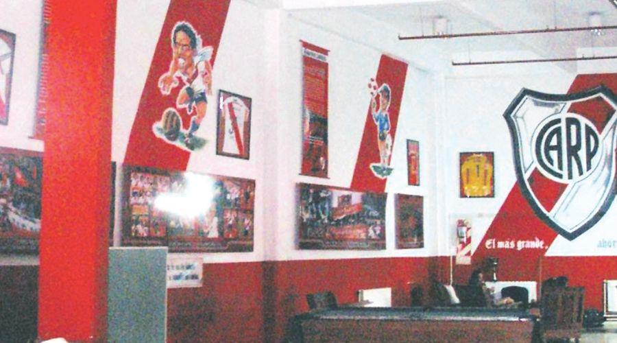 Un jugador santiaguentildeo admitioacute la existencia de una transexual