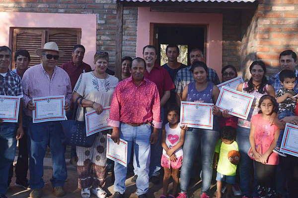 Habilitan viviendas sociales  en Guampacha y en la capital