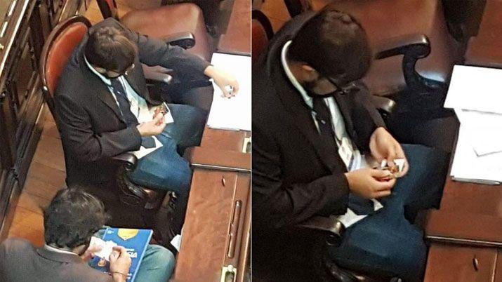 Captaron a dos diputados cambiando figuritas del Mundial en plena sesioacuten