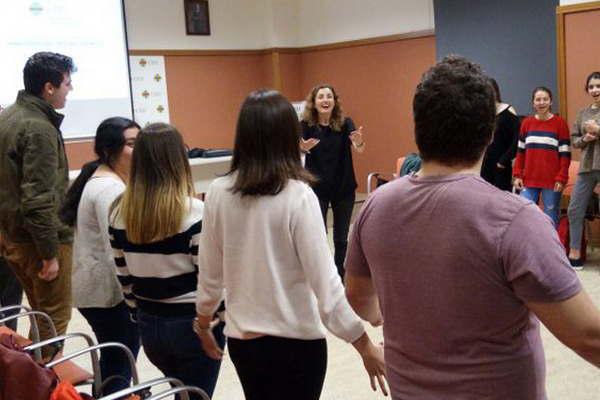 Santiago se adhiere a la conmemoracioacuten del Diacutea Nacional del Coach