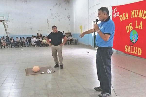 Alumnos del colegio secundario Joseacute de San Martiacuten destacaron el Diacutea de la Salud 