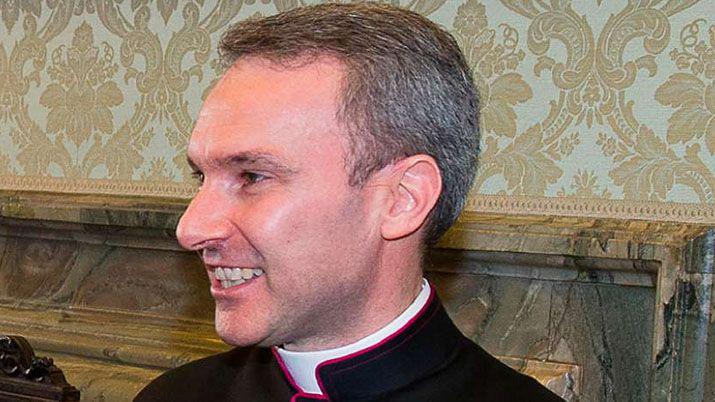 Un monsentildeor del Vaticano fue detenido por difundir pornografiacutea infantil