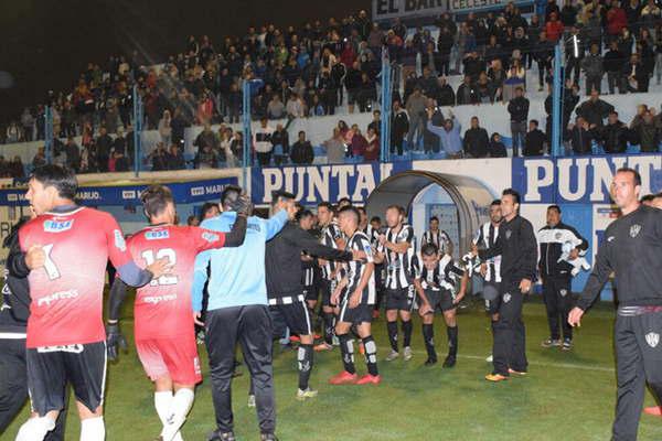 La remontada de Central Coacuterdoba terminoacute en escaacutendalo 