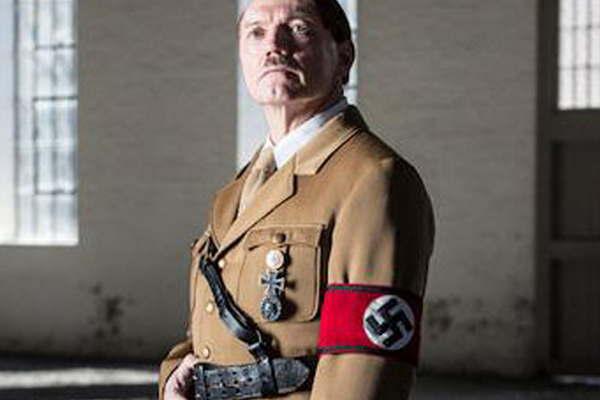 Adolf Hitler regresa a la televisioacuten con un filme revelador 