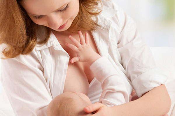 Lactancia materna y el sarampioacuten- queacute deben hacer las mamaacutes para no perjudicar al nintildeo