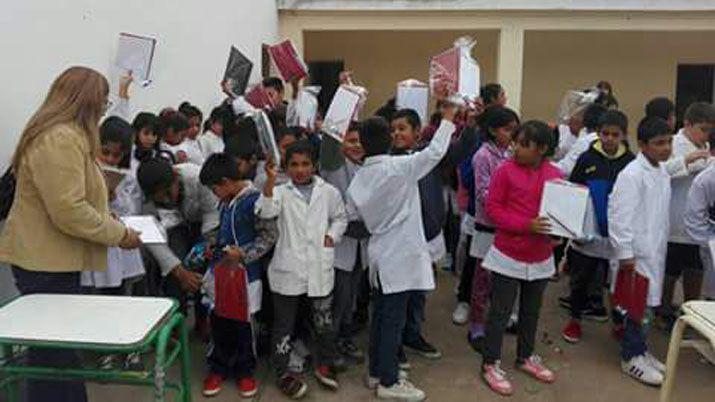La Fundacioacuten Urunday entregoacute maacutes de 120 kits escolares