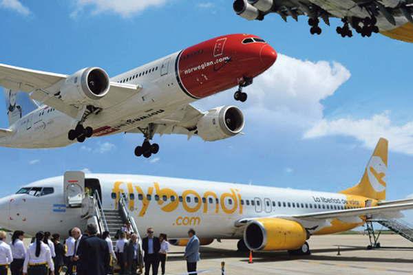 Santiago contaraacute con vuelos de tres aeroliacuteneas de bajo costo 