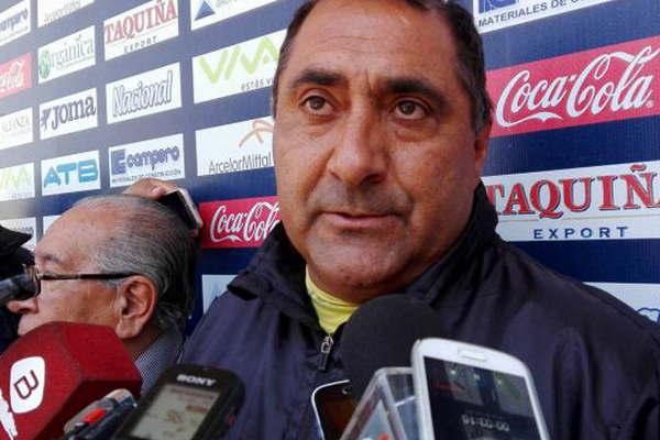 Julio Zamora recurrioacute a Fifa por incumplimiento contra Real Potosiacute