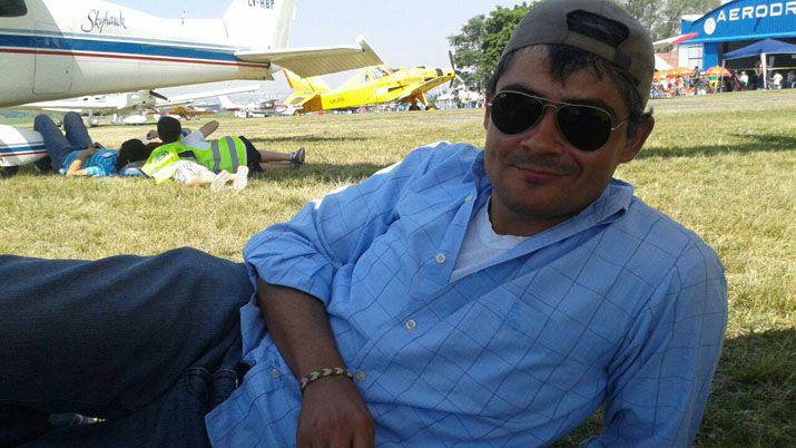 El piloto de la avioneta caiacuteda en Tucumaacuten era santiaguentildeo