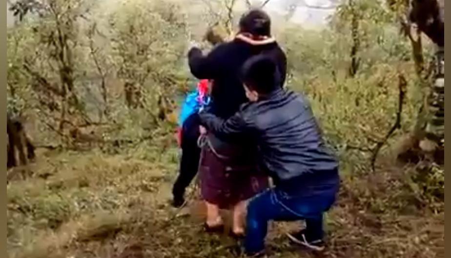 Viral- Una abuela se subioacute a un columpio casero y pasoacute lo peor