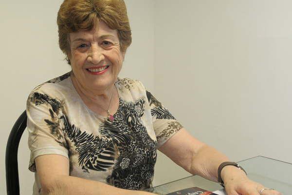 Esta tarde Heidi Roacutetulo de Arnedo presentaraacute su libro Para vivir mejor