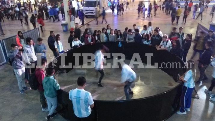 Nintildeos y grandes disfrutan de las mejores propuestas de La hora de alentar