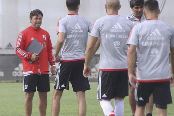 Gallardo molesto con Sampaoli