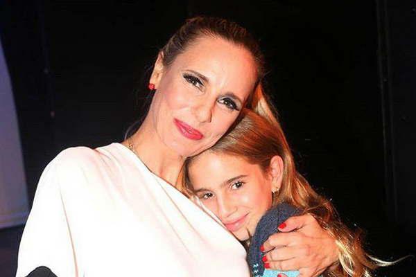 Julieta Cardinali se mostroacute con su hija Charo