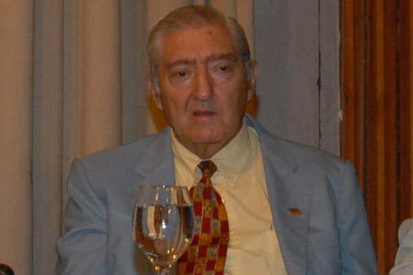 Fallecioacute el reconocido investigador santiaguentildeo Hugo Martiacutenez Moreno