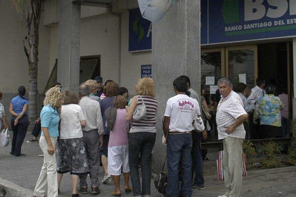 El Banco Santiago paga hoy a beneficiarios de la Anses 