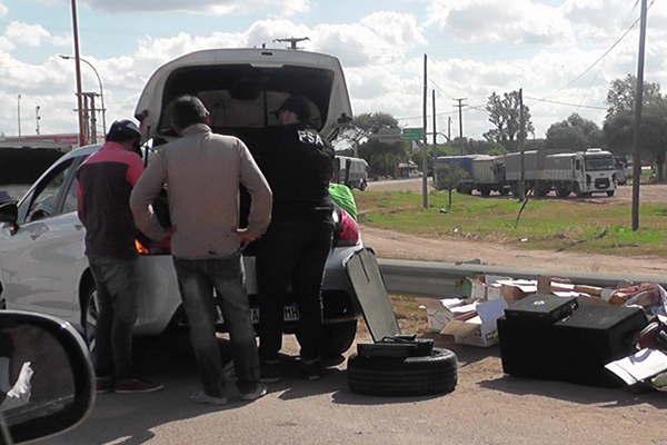 Secuestran casi 120 kg de marihuana miles de pastillas y fajos de billetes