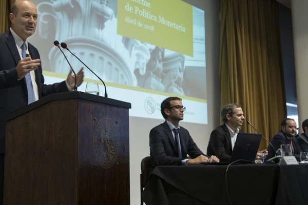 Economistas advierten que la meta  de inflacioacuten oficial estaacute aniquilada