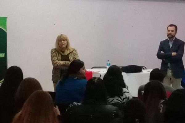 En Ojo de Agua se inicioacute el curso de capacitacioacuten  Buscando mis raiacuteces 