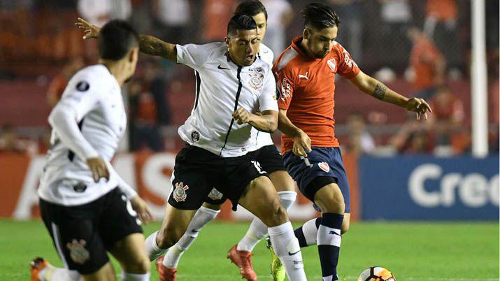 Corinthians le ganoacute a Independiente en Avellaneda