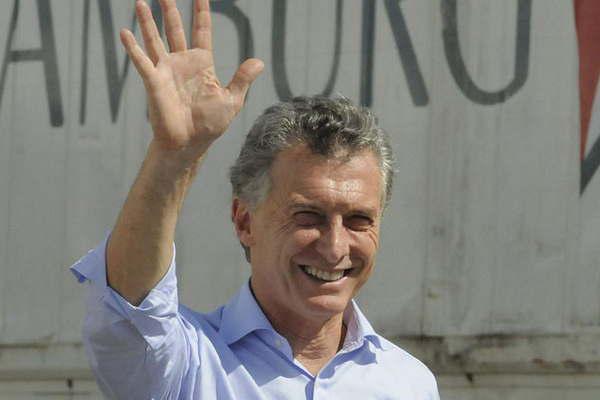 Hay que avanzar con las rutas y las autoviacuteas en la regioacuten dijo sobre la autopista Santiago - Tucumaacuten