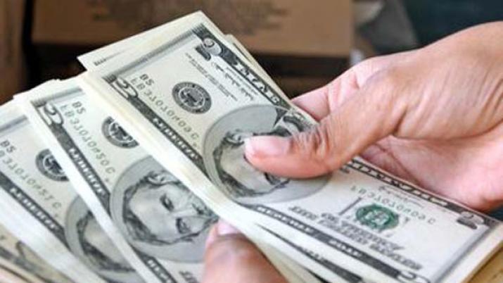 En el cierre de las operaciones el dólar repuntó dos centavos en bancos y agencias
