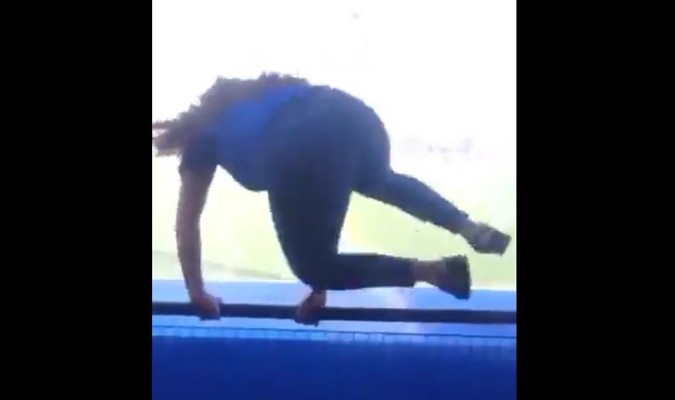 Fanaacutetica intentoacute conocer a Cristiano Ronaldo y pasoacute lo peor