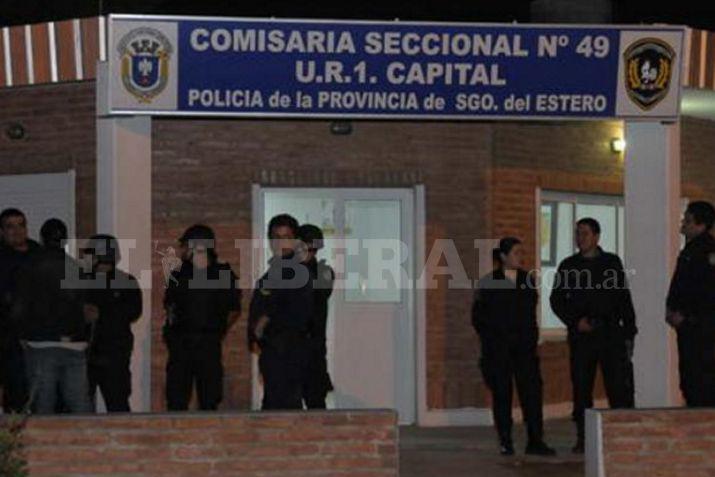Los sospechosos quedaron alojados en la Comisaría 49 acusados del supuesto delito de robo en grado de tentativa